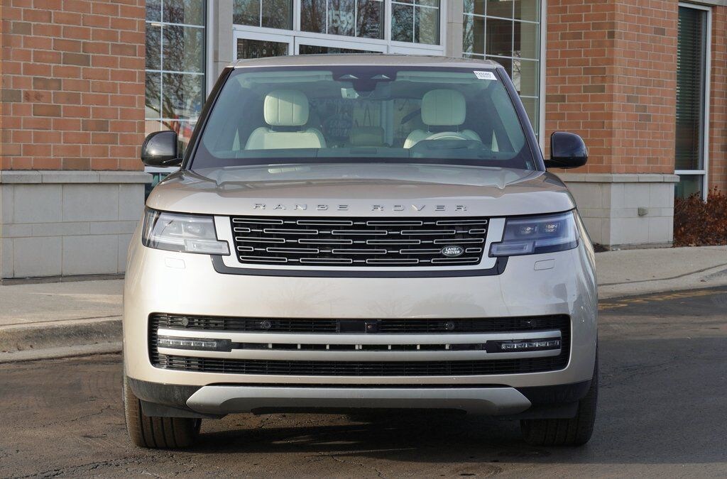 New 2026 Land Rover Range Rover SE SUV