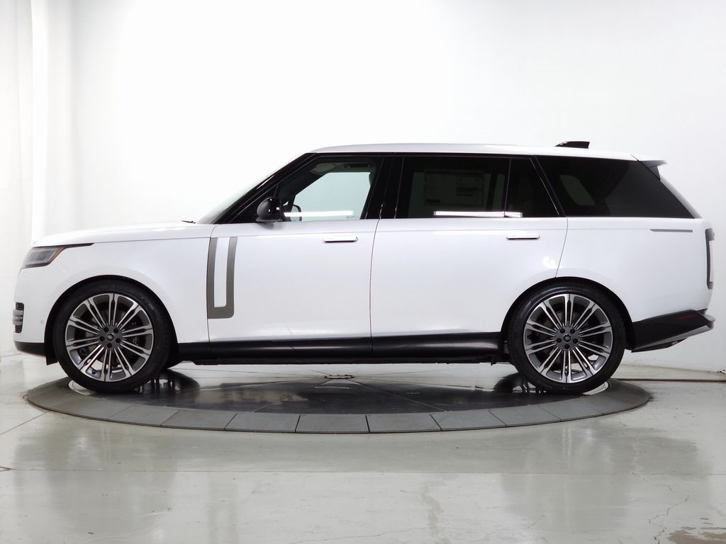 New 2025 Land Rover Range Rover SE SUV