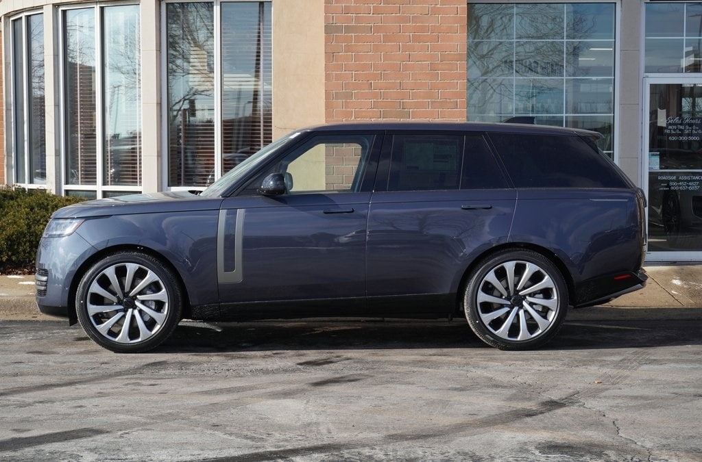 New 2026 Land Rover Range Rover SE SUV