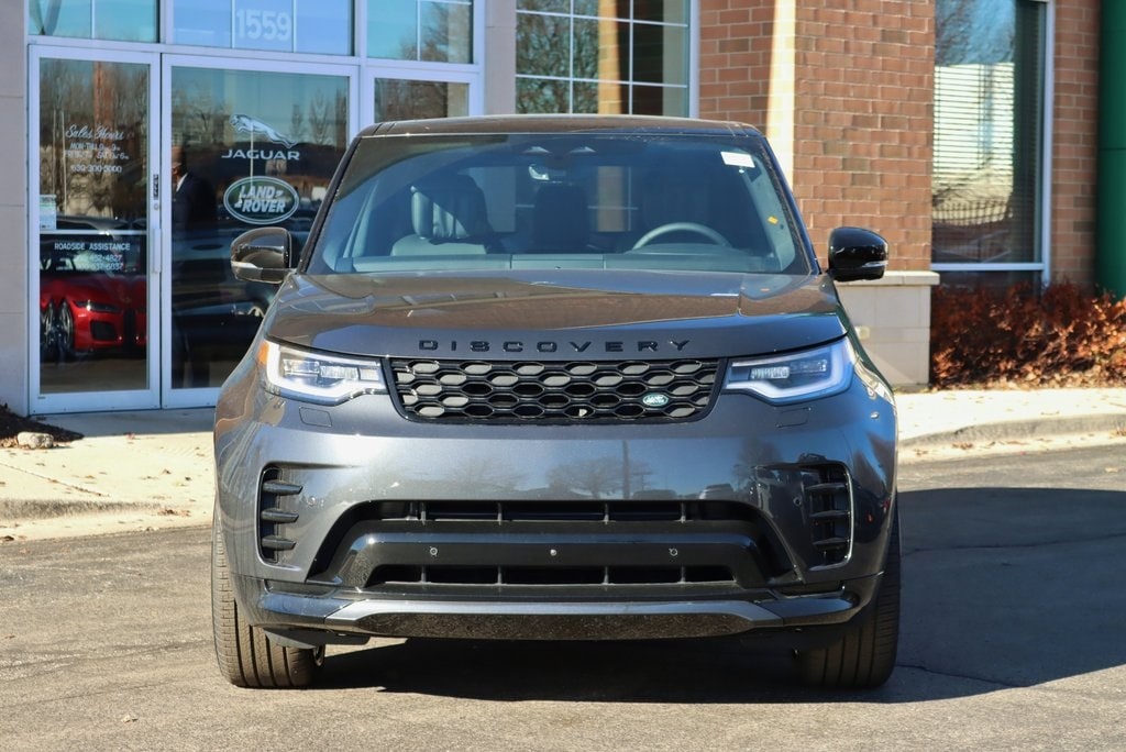 2024 Land Rover Discovery Dynamic SE 4