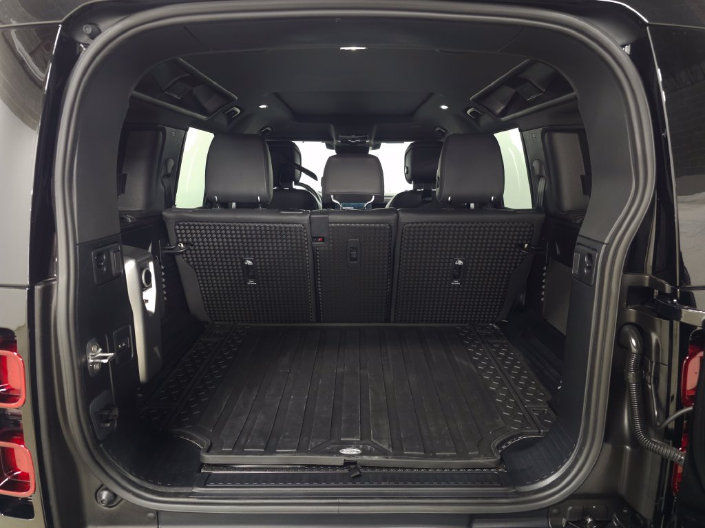 Certified 2025 Land Rover Defender 110 X-Dynamic SE SUV