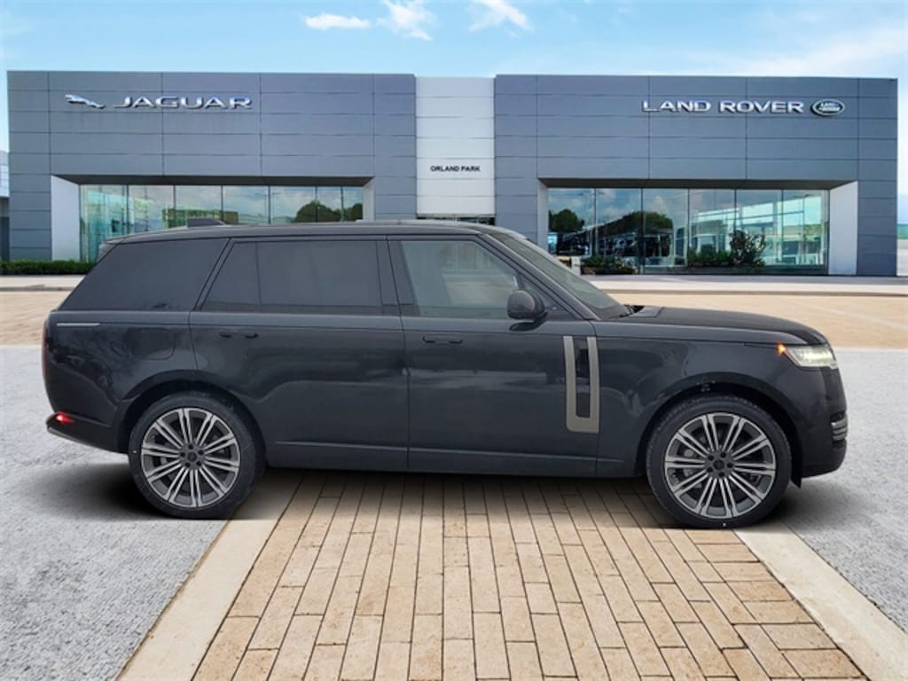 New 2026 Land Rover Range Rover SE LWB 7-Seats / V8 SUV