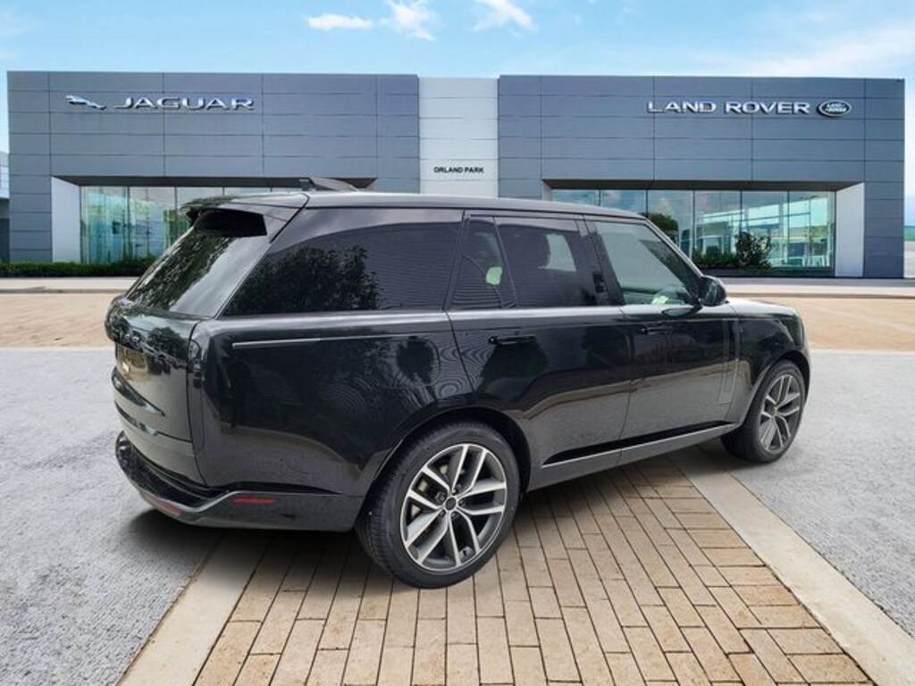 New 2026 Land Rover Range Rover SE SUV