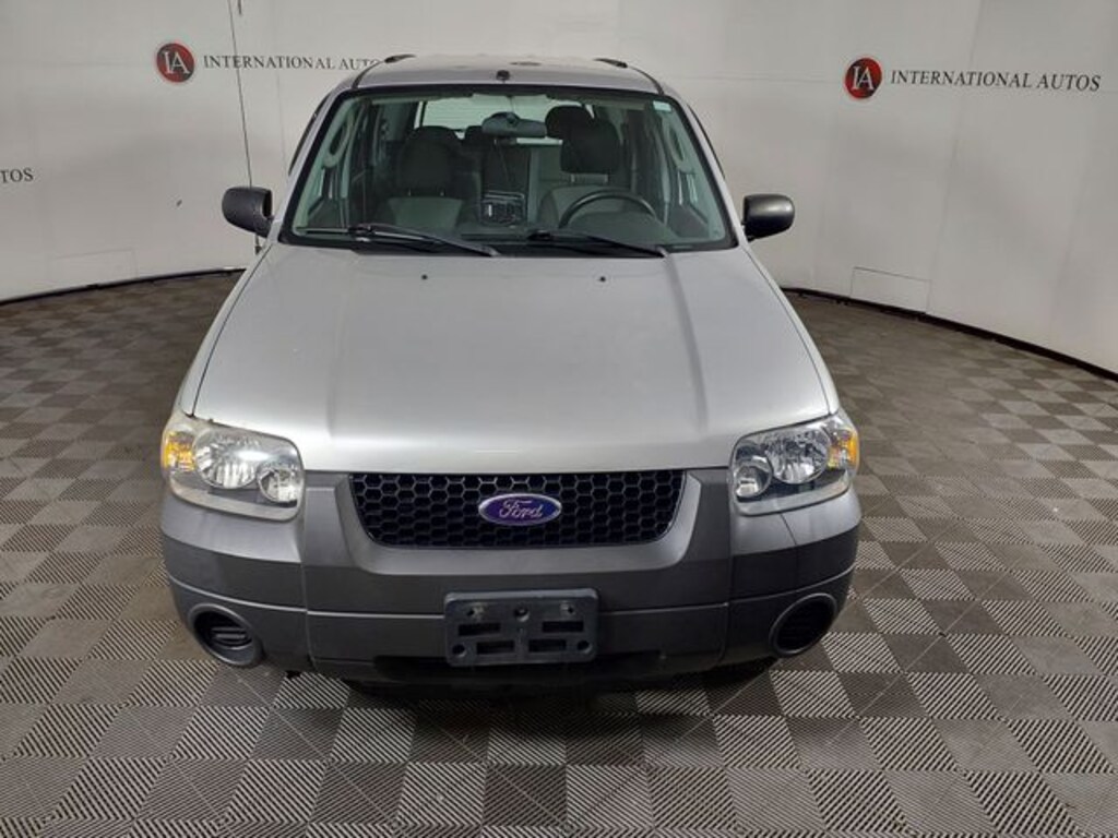 Used 2005 Ford Escape XLS SUV