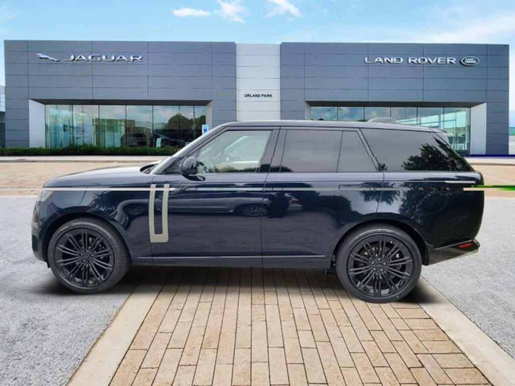 New 2026 Land Rover Range Rover SE SUV