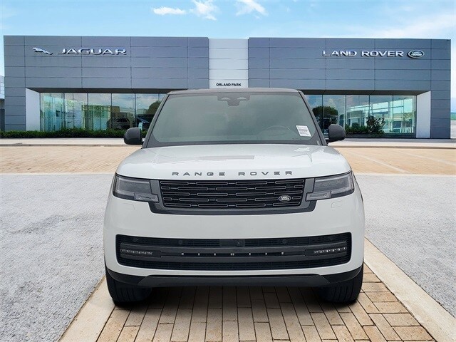2025 Land Rover Range Rover SE photo 2