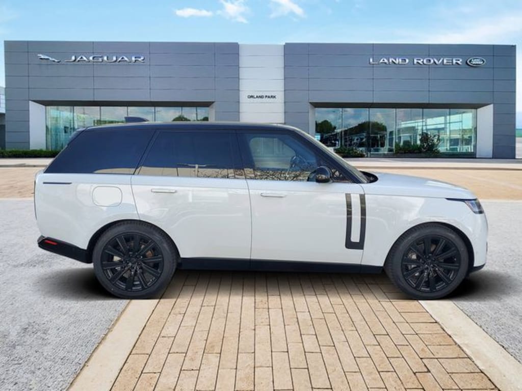 New 2026 Land Rover Range Rover SE SUV