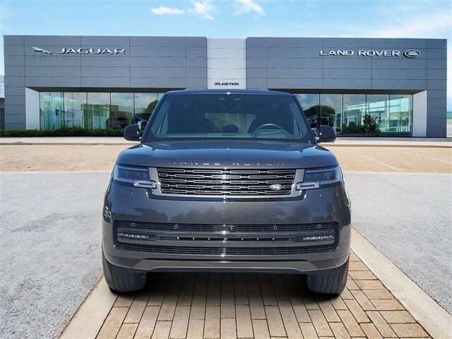 2025 Land Rover Range Rover SE photo 2