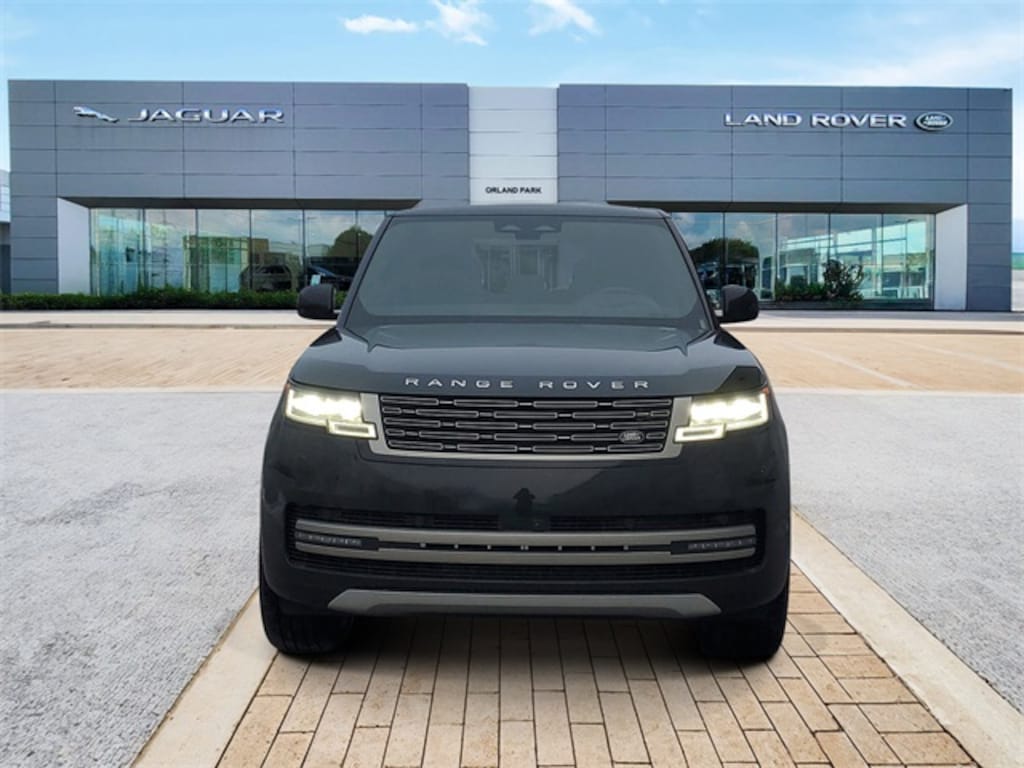 New 2026 Land Rover Range Rover SE LWB 7-Seats / V8 SUV