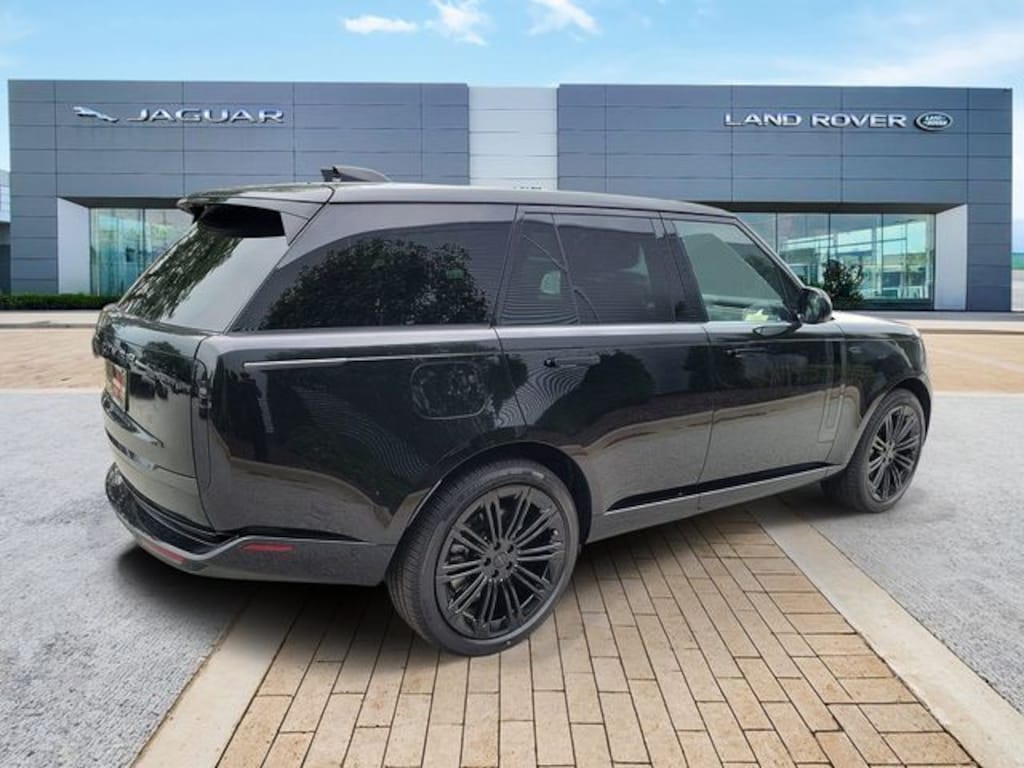 New 2026 Land Rover Range Rover SE SUV