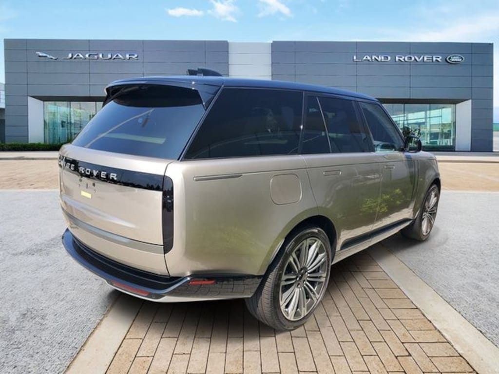 New 2026 Land Rover Range Rover SE SUV