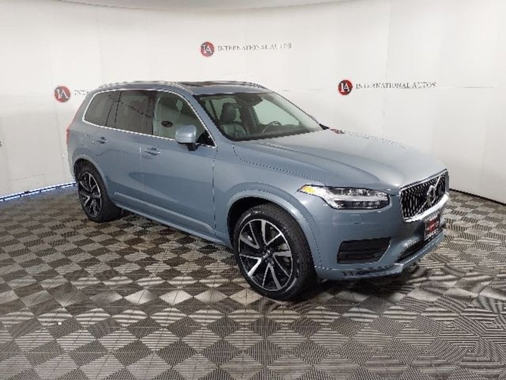 Used 2020 Volvo XC90 T6 Momentum SUV