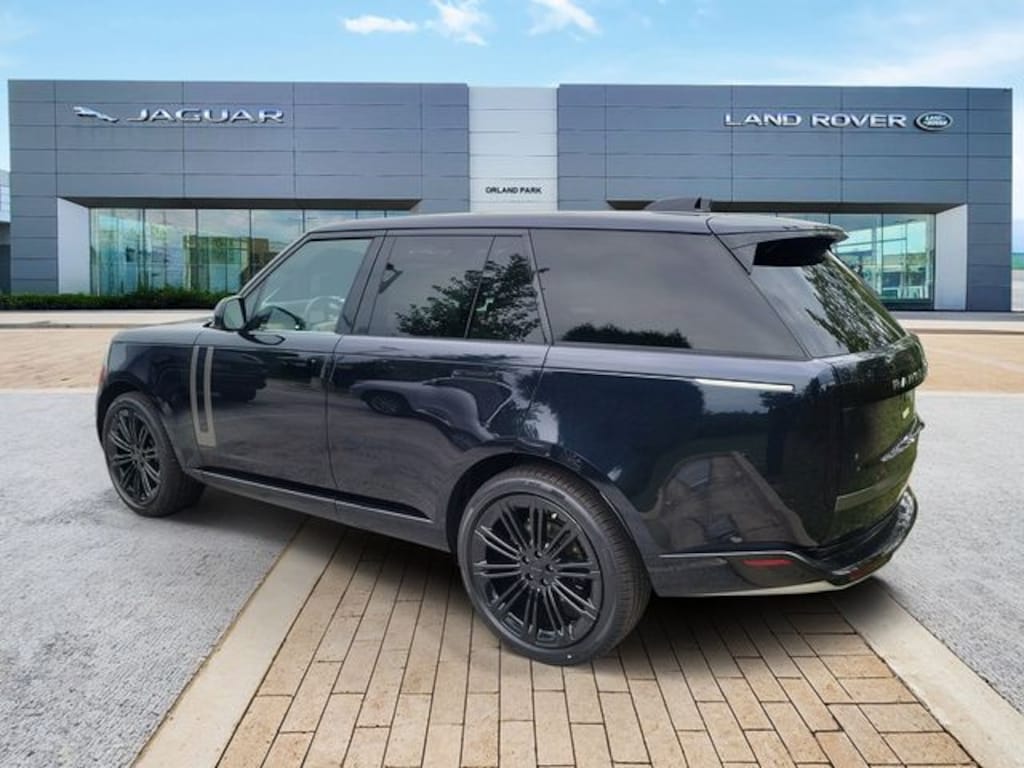 New 2026 Land Rover Range Rover SE SUV