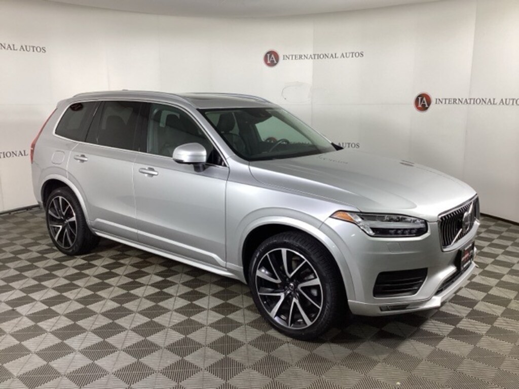 Used 2022 Volvo XC90 T6 Momentum SUV