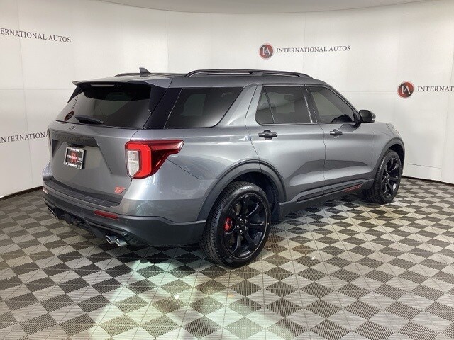 2022 Ford Explorer ST photo 4