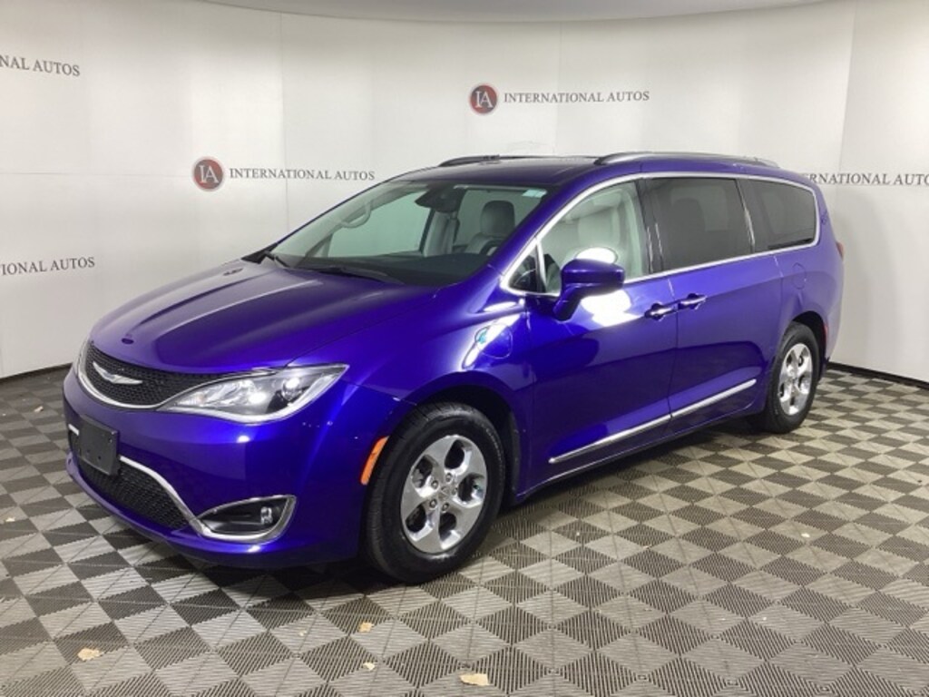Used 2020 Chrysler Pacifica Hybrid Touring L Minivan/Van