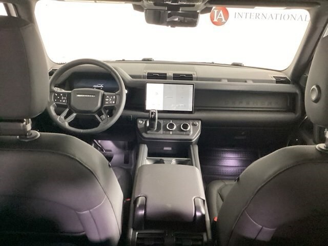 2025 Land Rover Defender 90 S photo 4