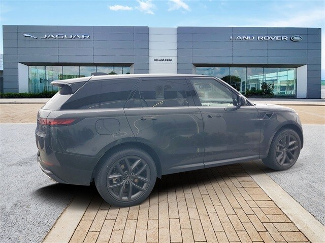 2025 Land Rover Range Rover Sport SE photo 4