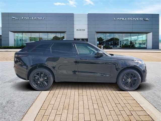 2026 Land Rover Range Rover Velar SE photo 3