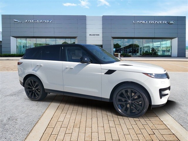 2025 Land Rover Range Rover Sport SE photo 3