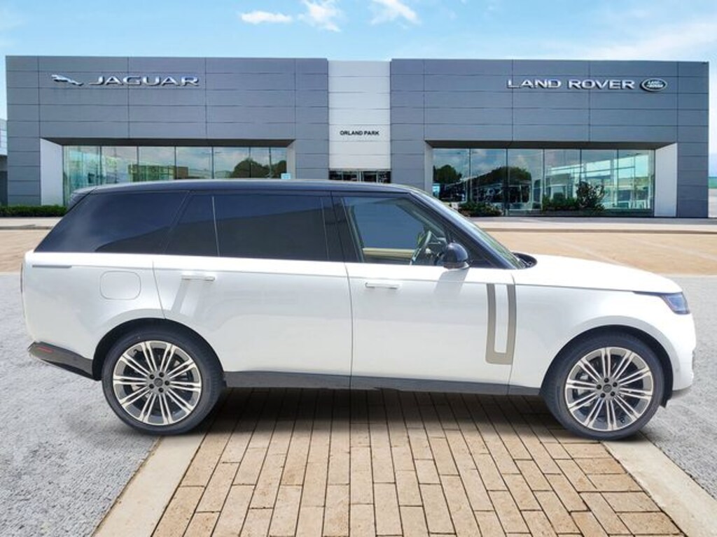 New 2026 Land Rover Range Rover SE LWB 7-Seats / V8 SUV