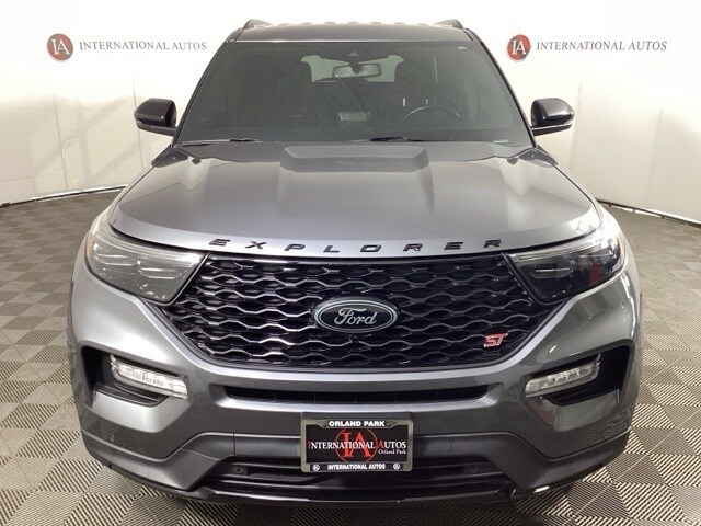 2022 Ford Explorer ST photo 2
