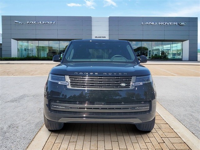2025 Land Rover Range Rover SE photo 2