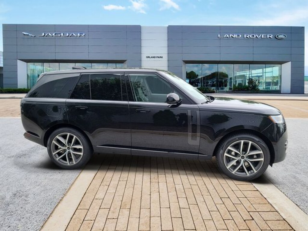 New 2026 Land Rover Range Rover SE SUV