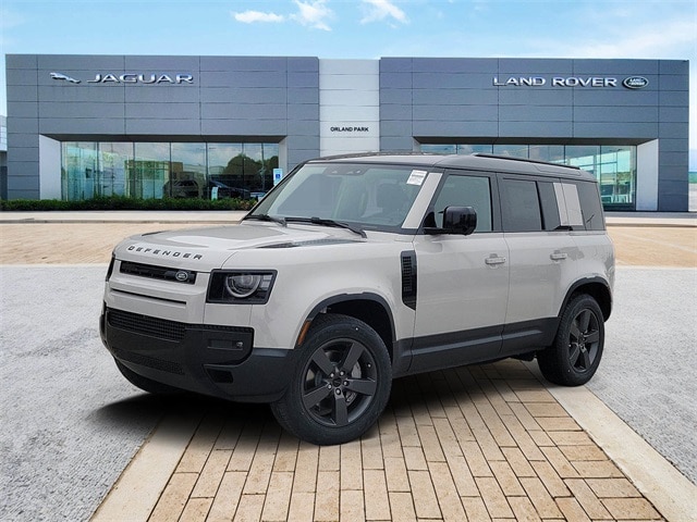 2026 Land Rover Defender S's photo