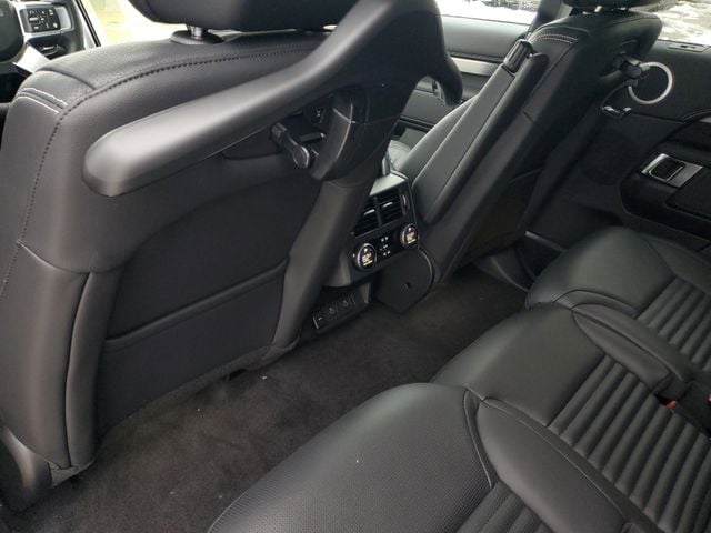 2026 Land Rover Discovery Gemini Edition - Photo 11