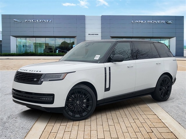 2025 Land Rover Range Rover SE's photo