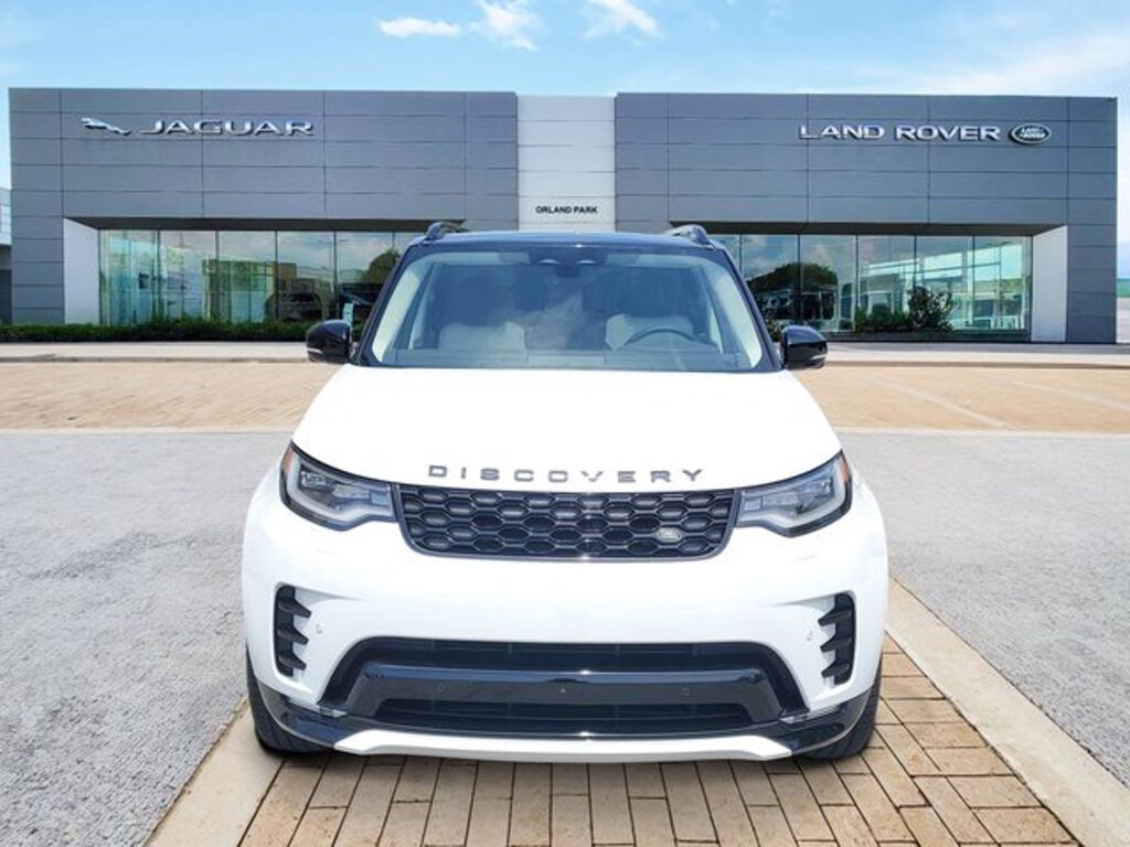 New 2026 Land Rover Discovery Dynamic SE SUV