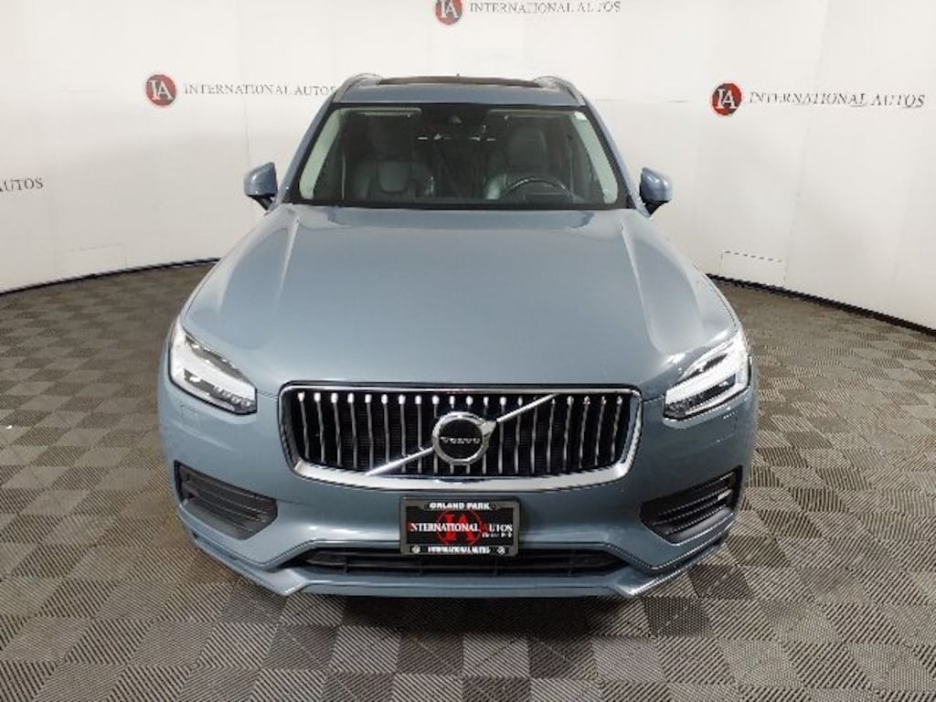 Used 2020 Volvo XC90 T6 Momentum SUV