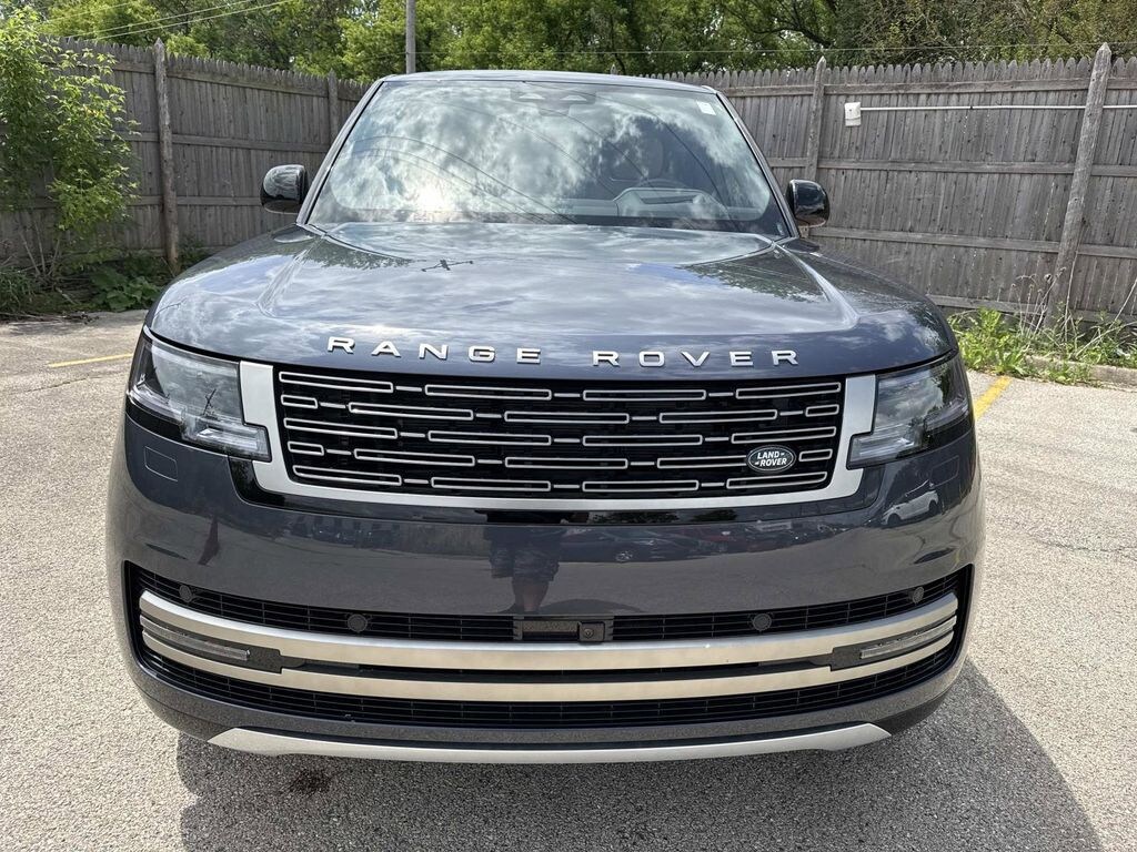 New 2026 Land Rover Range Rover SE LWB 7-Seats / V8 SUV