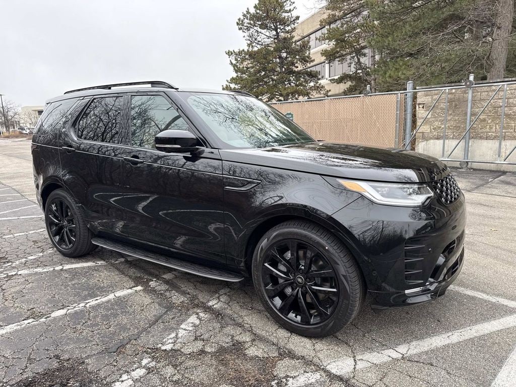 New 2026 Land Rover Discovery Dynamic SE SUV