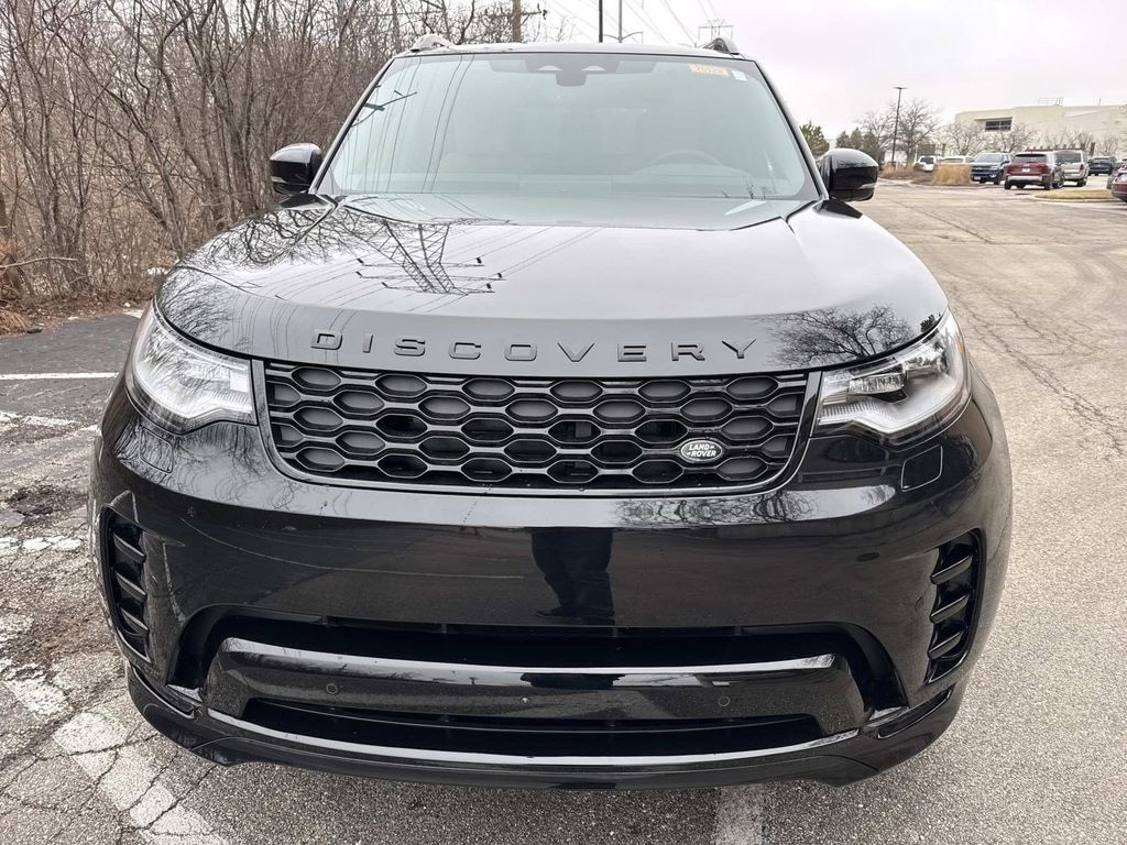 New 2026 Land Rover Discovery Dynamic SE SUV