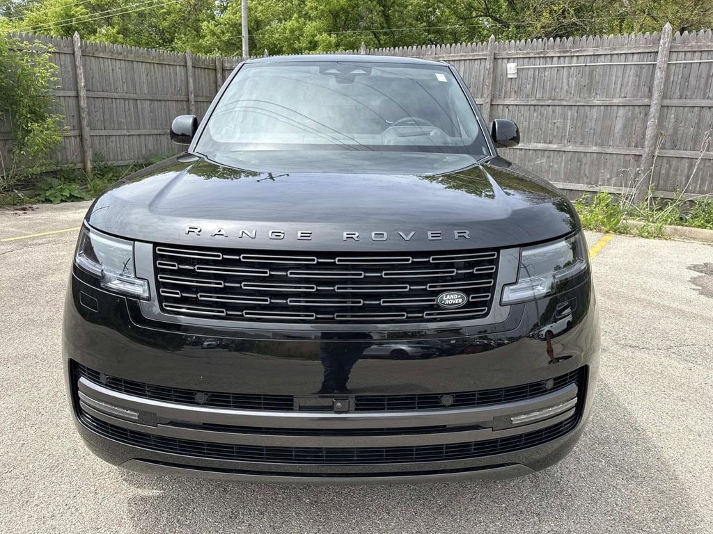 New 2026 Land Rover Range Rover SE LWB 7-Seats / V8 SUV