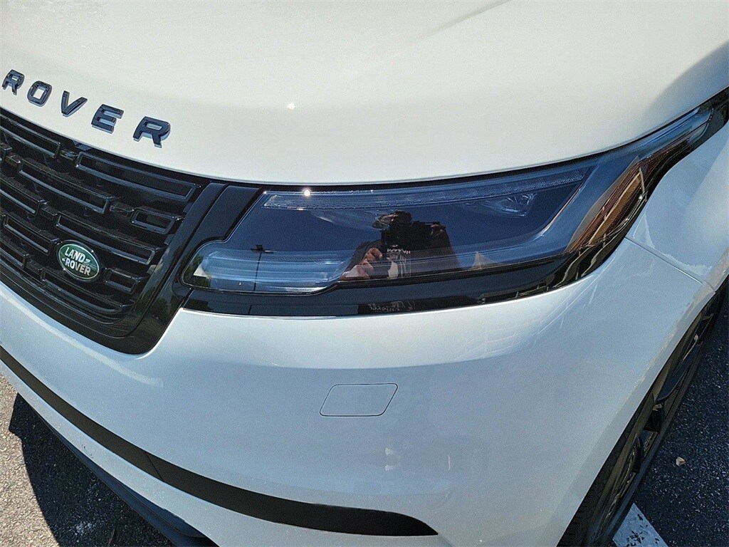 2025 Land Rover Range Rover Velar S photo 4