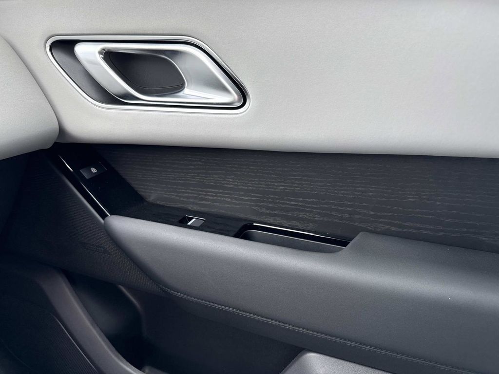 2026 Land Rover Range Rover Velar S - Photo 29
