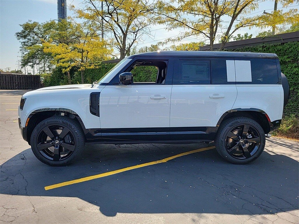 2025 Land Rover Defender 110 X-Dynamic SE photo 2