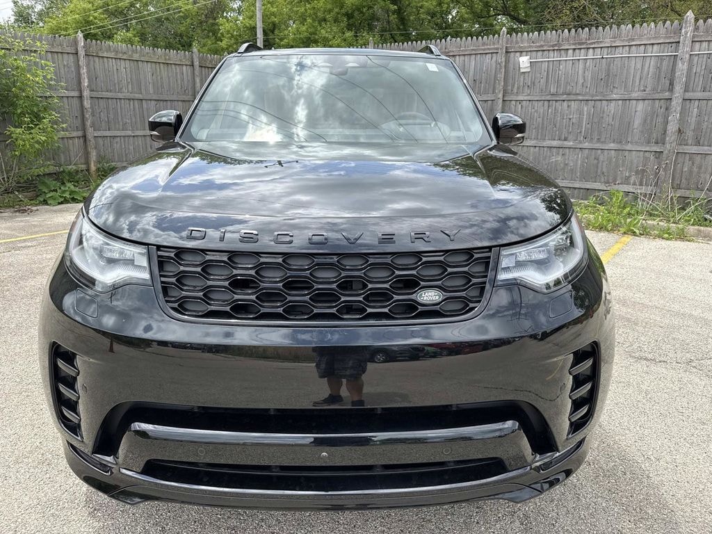 New 2026 Land Rover Discovery Dynamic SE SUV