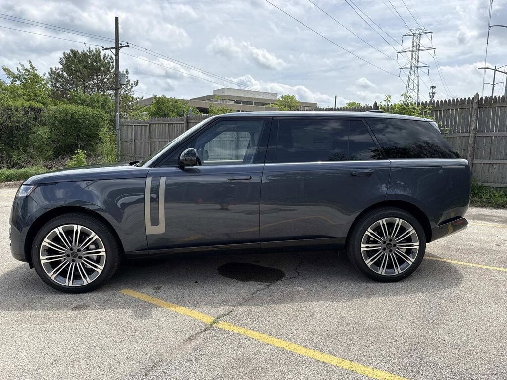 New 2026 Land Rover Range Rover SE LWB 7-Seats / V8 SUV
