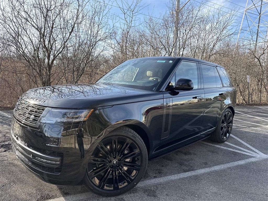 2025 Land Rover Range Rover SE's photo