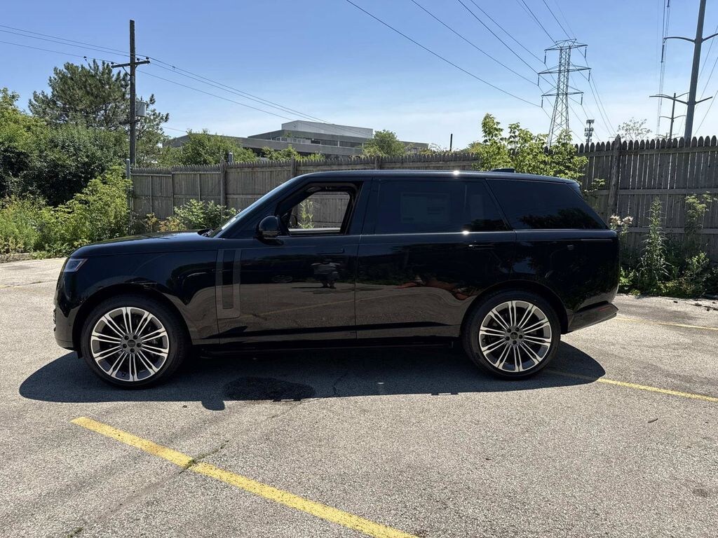 New 2026 Land Rover Range Rover SE LWB 7-Seats / V8 SUV