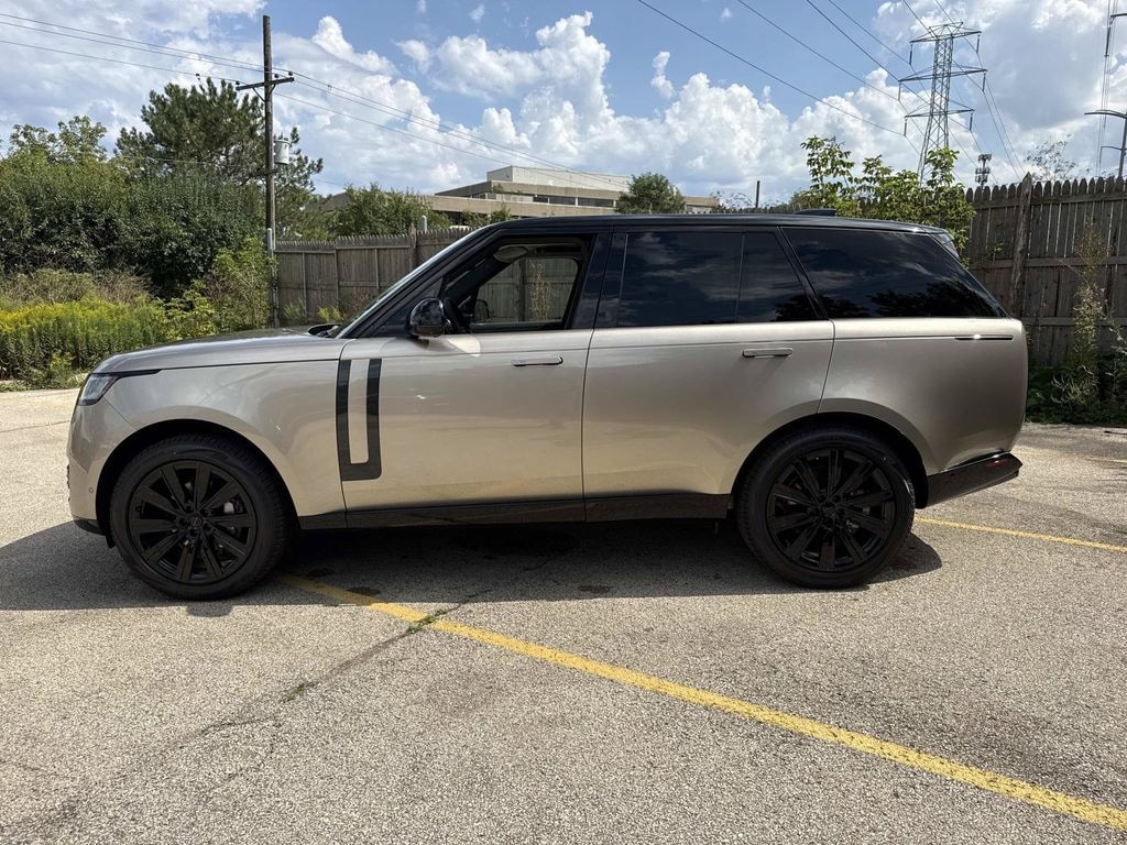 New 2026 Land Rover Range Rover SE SUV