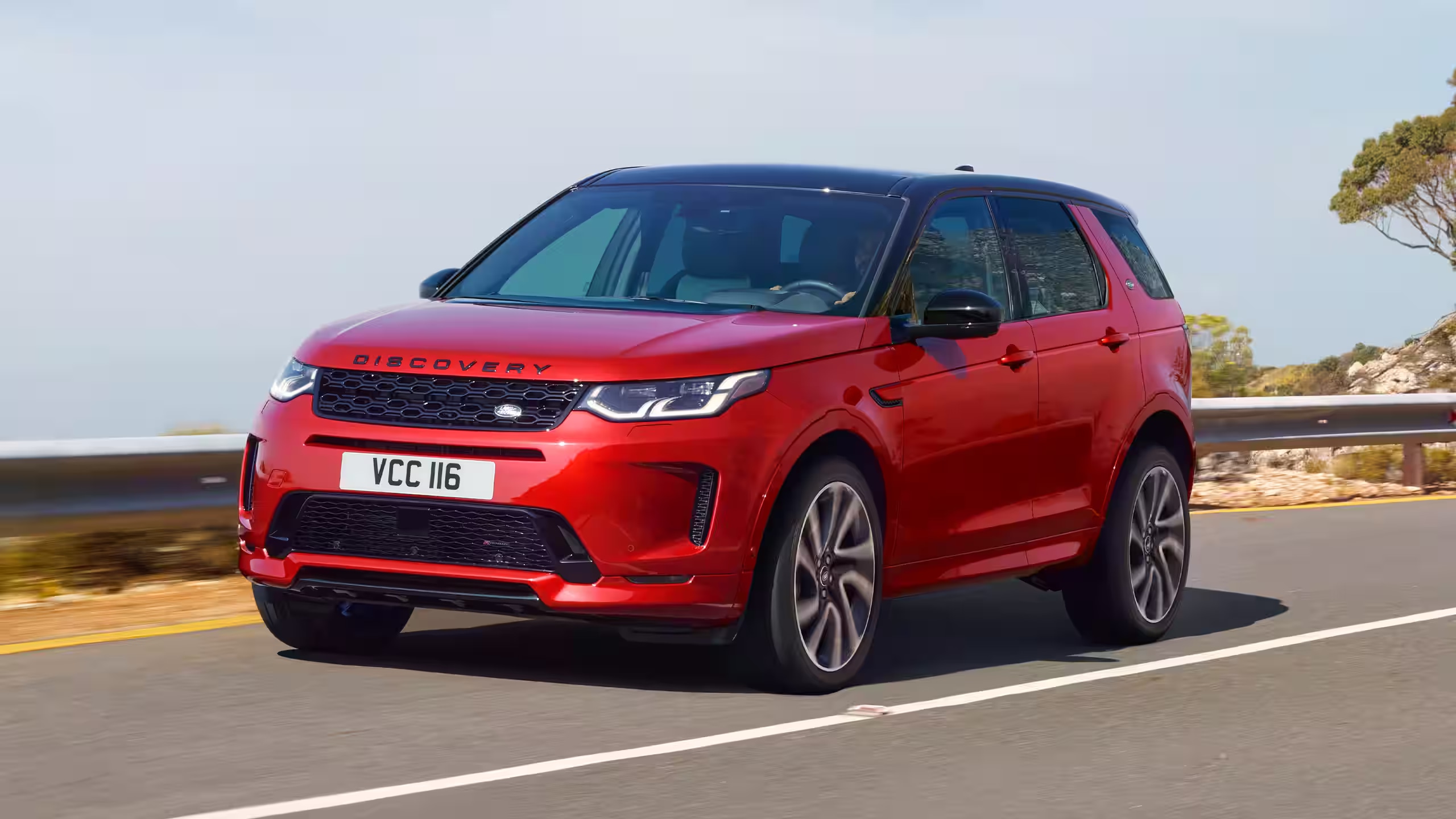 2023-land-rover-discovery-sport-cruising.png