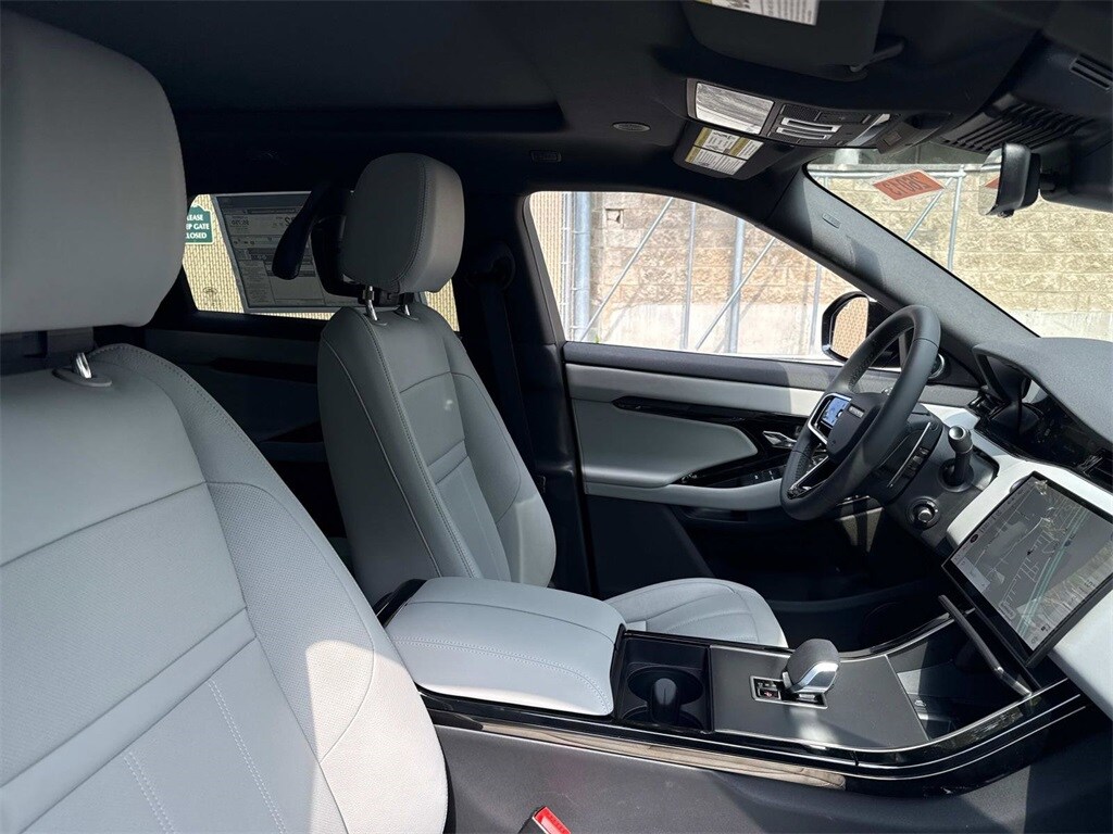 2026 Land Rover Range Rover Evoque S photo 3