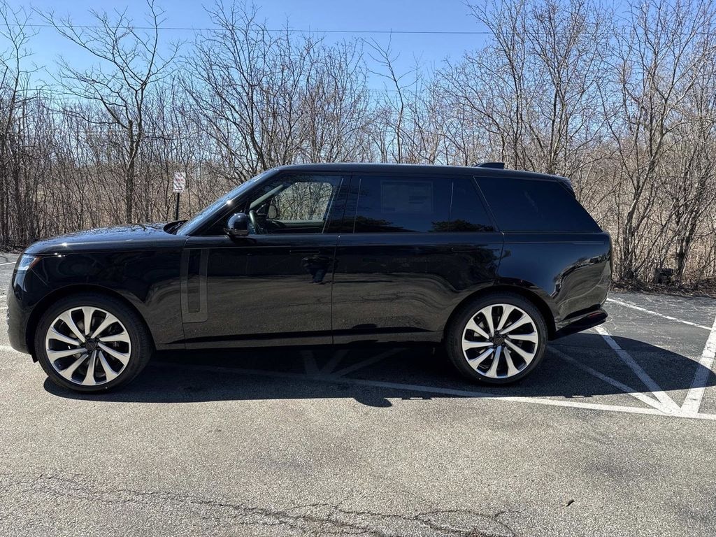 New 2026 Land Rover Range Rover SE LWB 7-Seats / V8 SUV