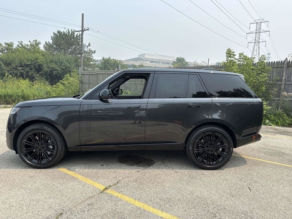 New 2026 Land Rover Range Rover SE SUV