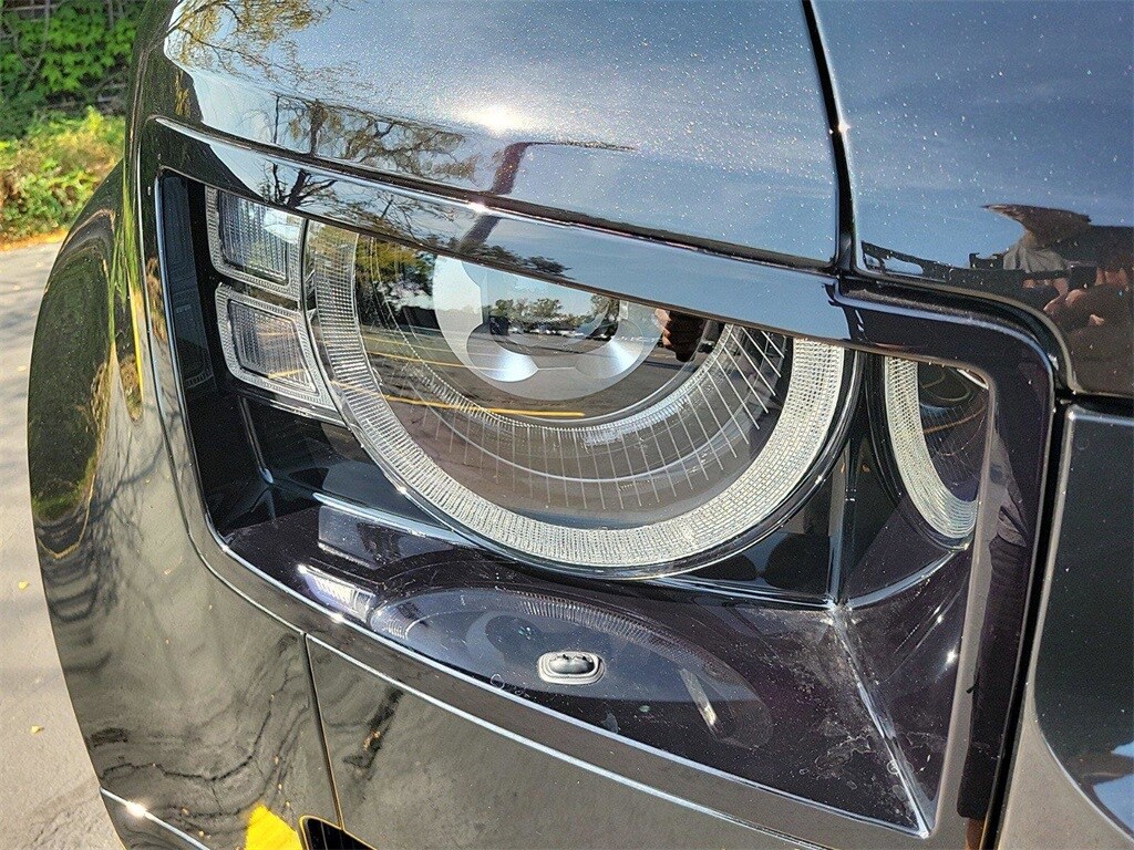 2025 Land Rover Defender 110 X-Dynamic SE photo 4